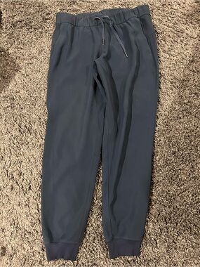 Lululemon Navy Travel On The Fly Mid Rise Joggers Woven Size 8